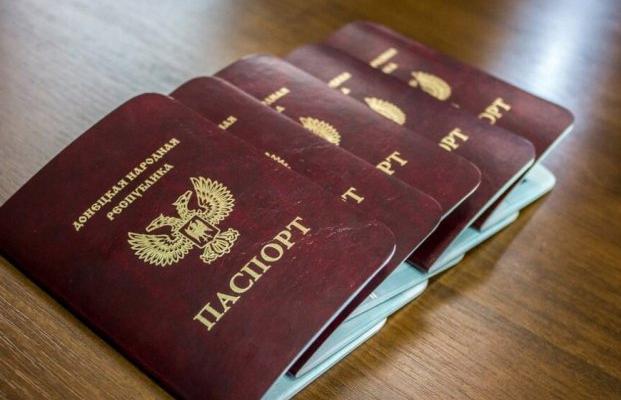 Чиновники «Л/ДНР» рекомендуют своим знакомым восстанавливать украинские документы